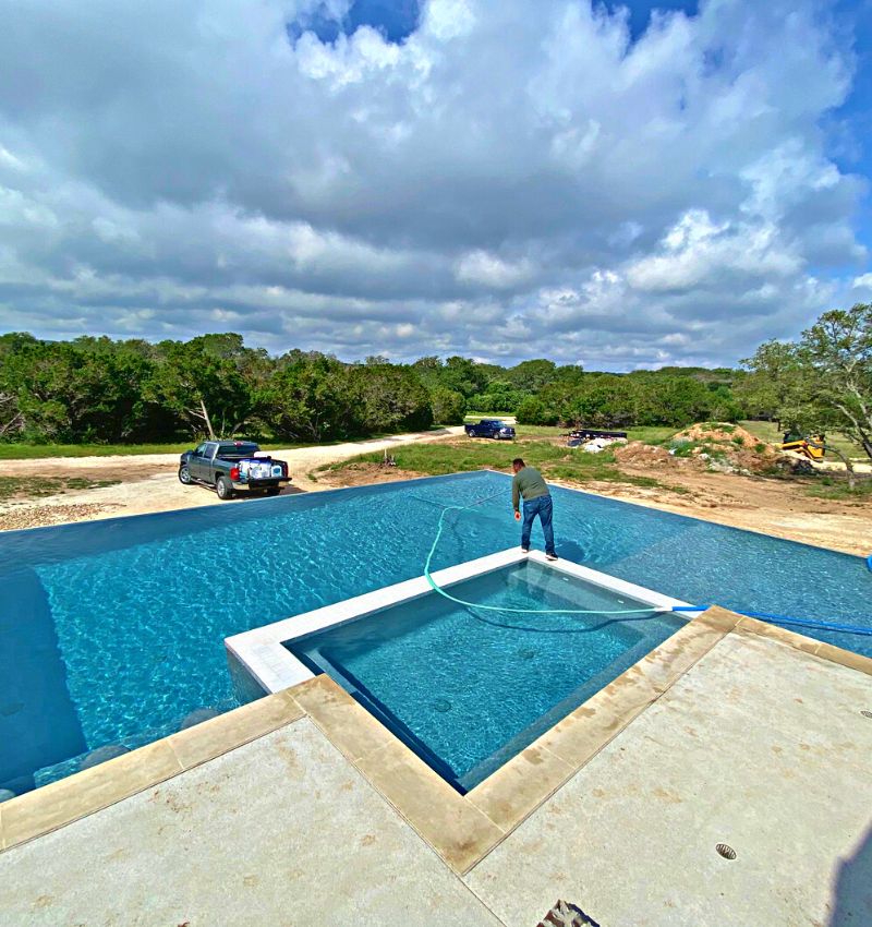 custom-luxury-pool-builder-westlake